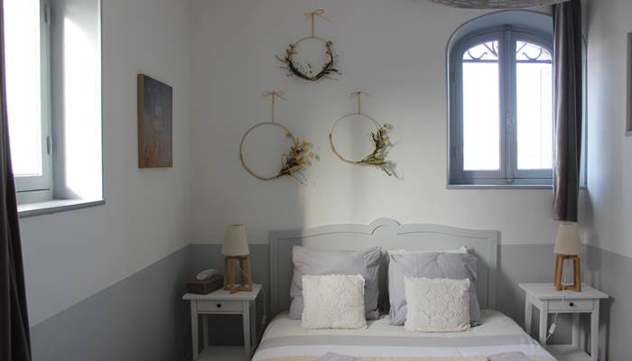 B&B La Poterne - Chambre d'hôtes Florale à Epernay