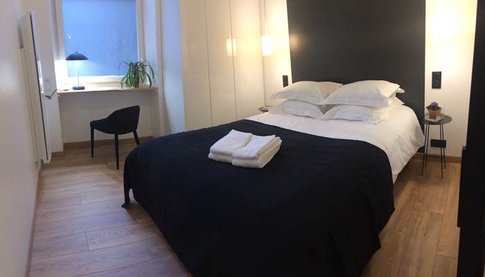 Une chambre spacieuse