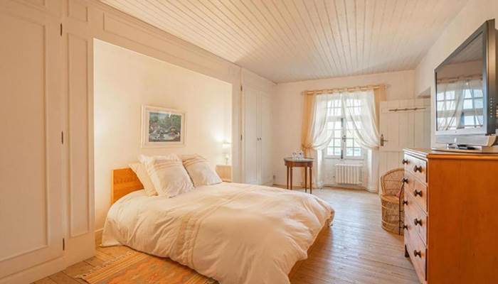 chambre-double-spacieuse-charente-maritime