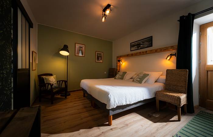 Chambre les fougères: le lit king size