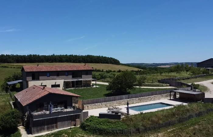 Hitton-séjours-nature-gîte-piscine