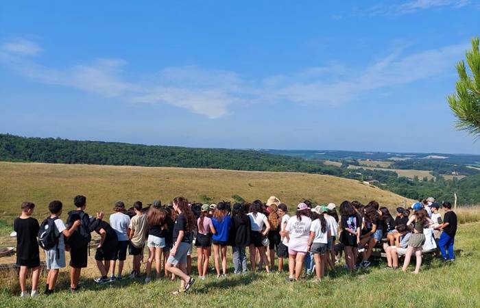 hitton-visite-guidée-troupeau-ânesses-scolaires