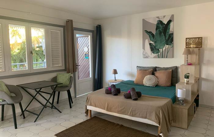 Chambre avec cuisine attenante