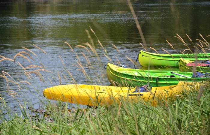 Balade en canoë dans les gorges de Dordogne et de la Sumène.