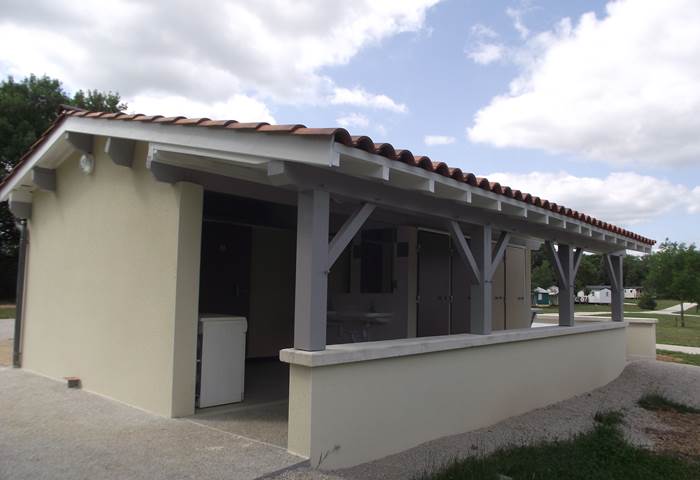 2 blocs sanitaires