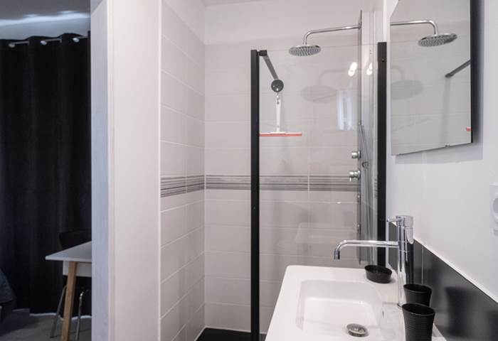 Chambre parentale - salle d'eau avec WC