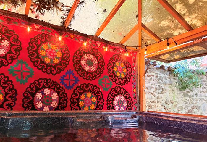Jacuzzi exterieur privatisable