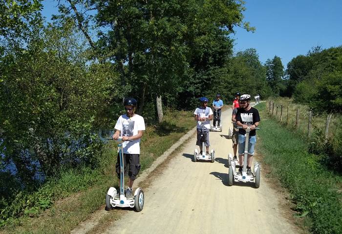 En mode route , équipe bords de Mayenne.