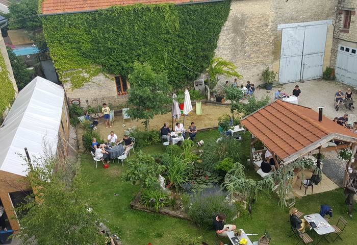 vue du cour d'en haut