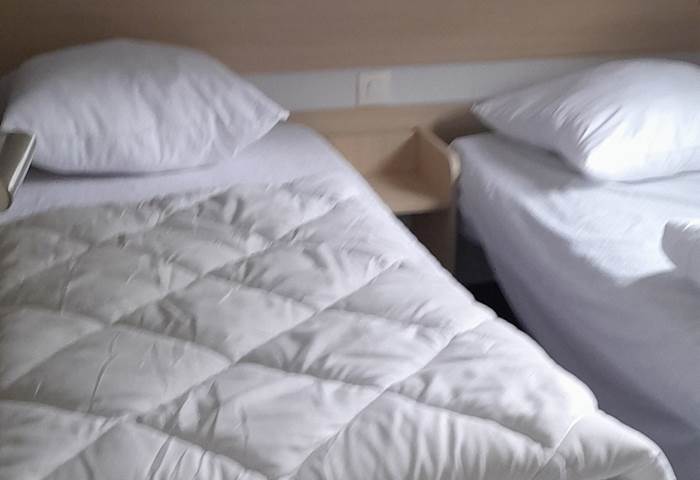 ch 2      2 adultes et 1 enfant de moins de 6 ans