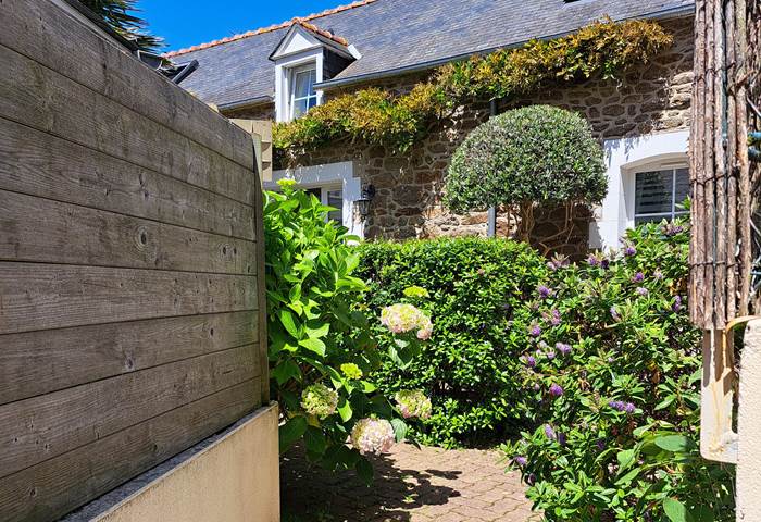 Clos de la Fontaine, accès à la cour