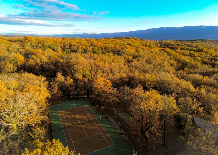 Terrain de tennis