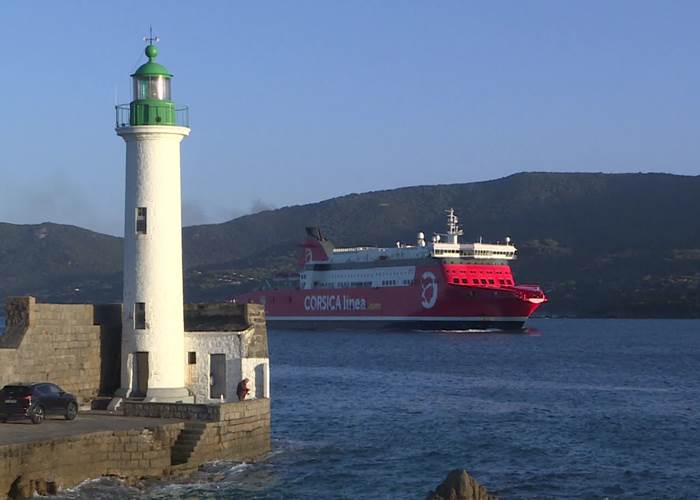 ARRIVÉE AU PORT DE COMMERCE