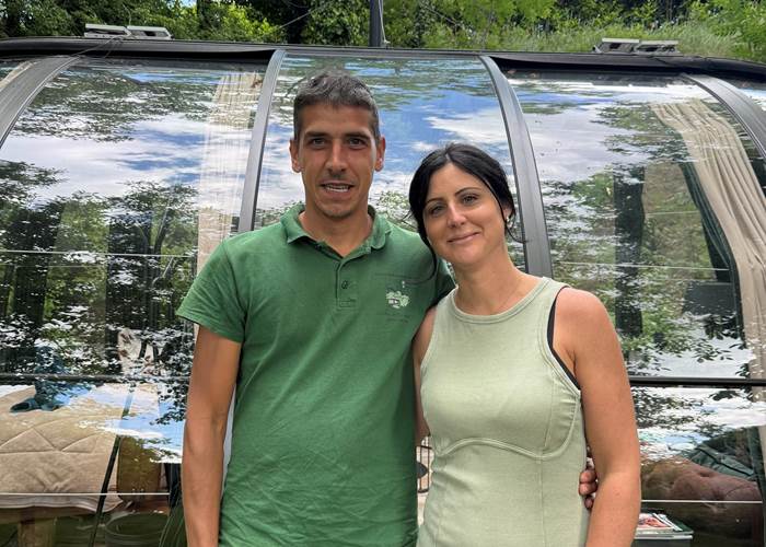 Marine et Lohr fondateurs de Bulles d’Auvergne hébergements insolites en Auvergne-page