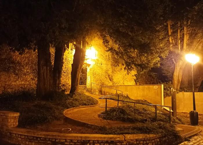 bayeux by night