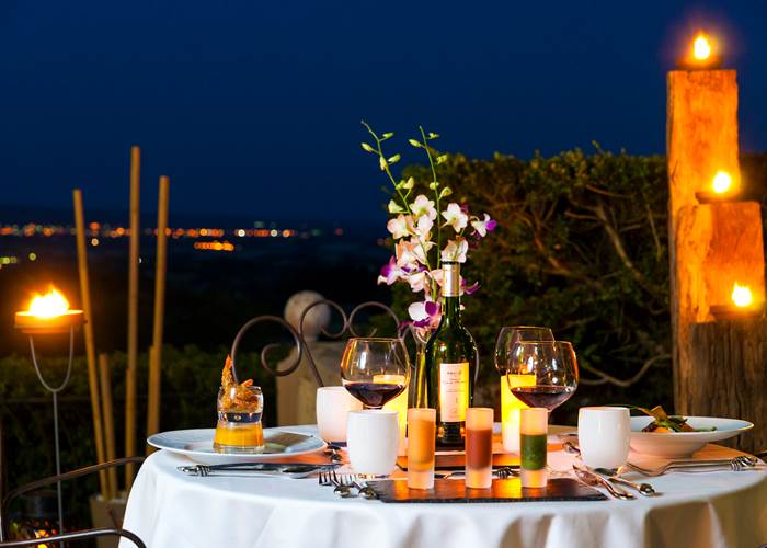 Dîner en Terrasse au clair de lune