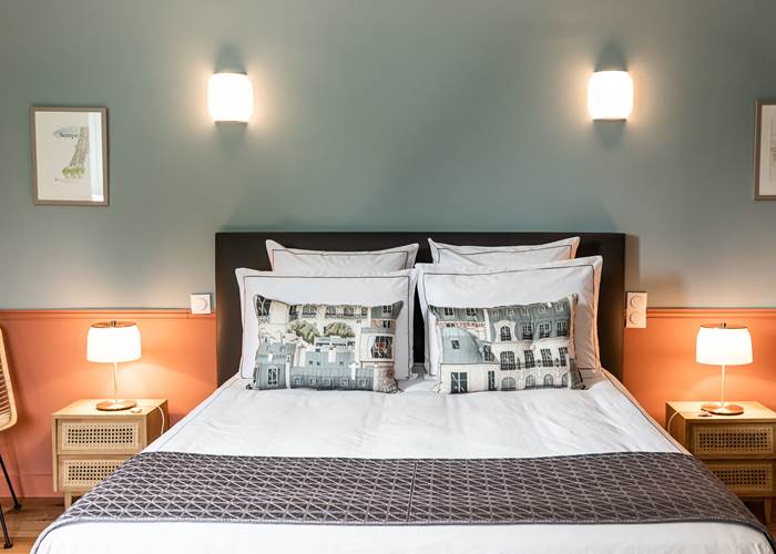 lit queen size 160 cm de largeur