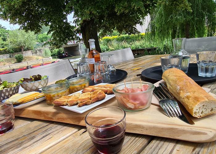 Restaurant au bord de l'eau au Mazeau - Découverte de la planche vendéenne