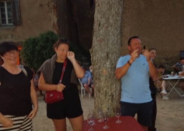 Fou rire de nos hôtes...