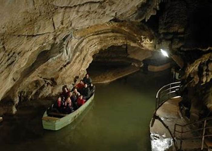 Les Grottes de Remouchamps