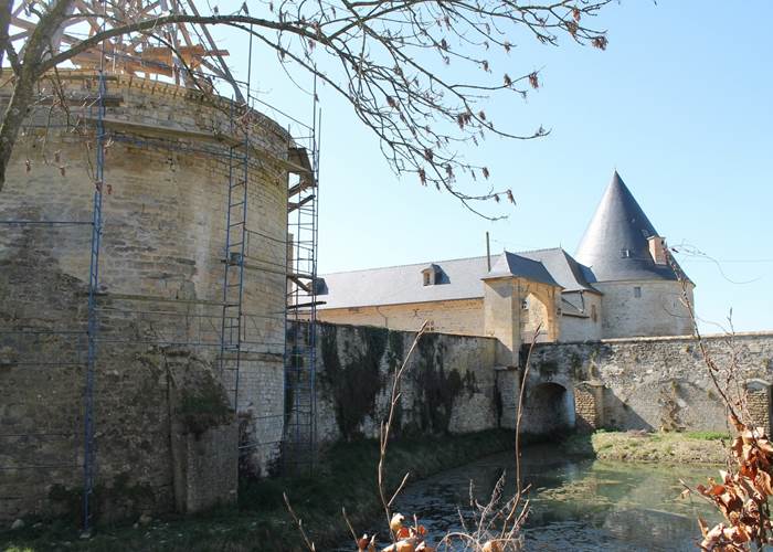 chateau de charbogne mars 2014