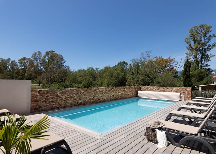 La piscine de la Résidence I Levri-page