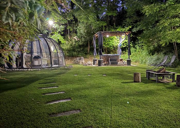 nuit insolite proche de Lyon en bulle transparente avec éclairage romantique-page