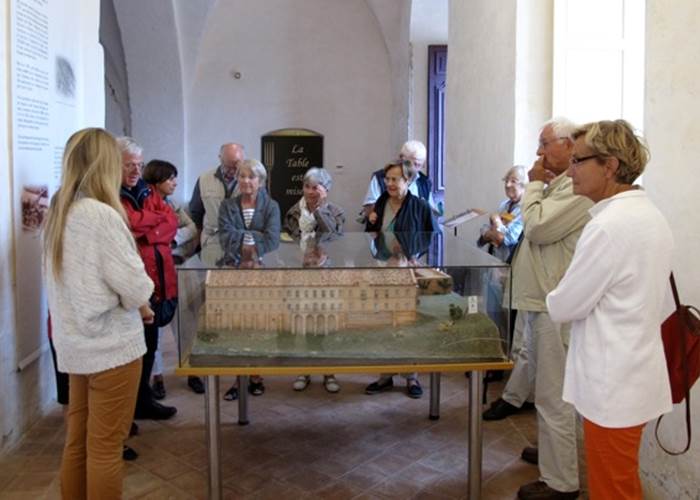 abbaye-de-belleperche-visite-©DR