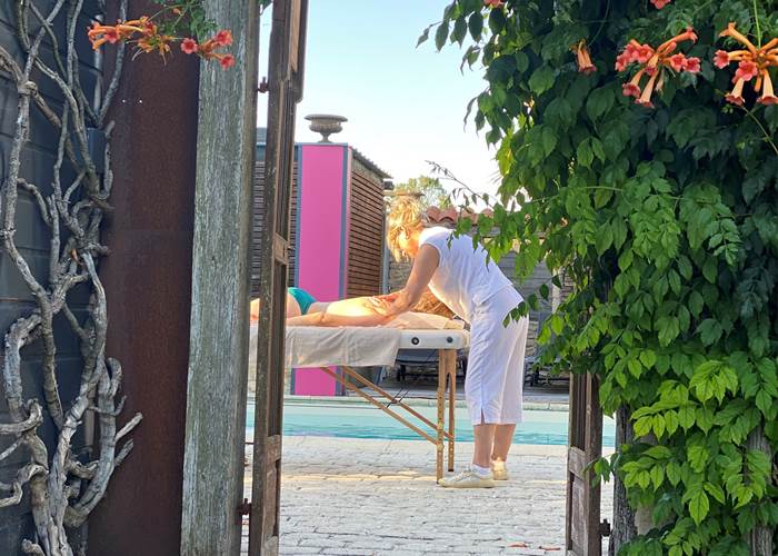 Massage sur la terrasse