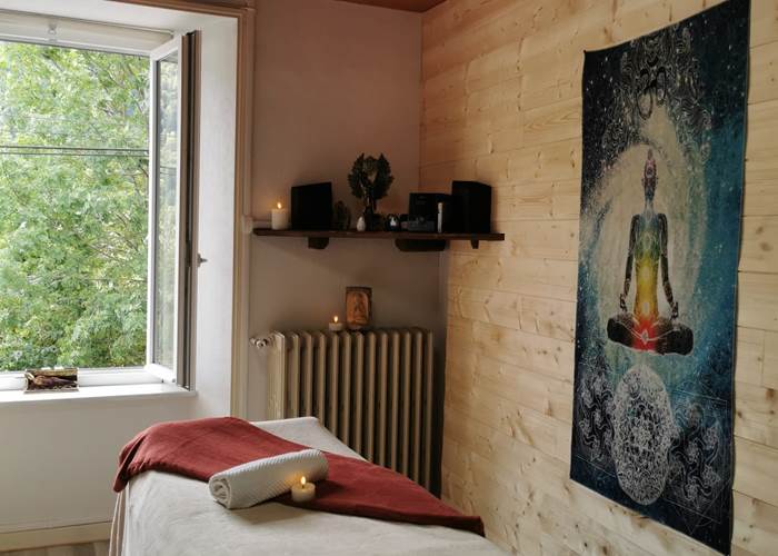 Au Cœur du Volcantal coté massages , soins énergétiques