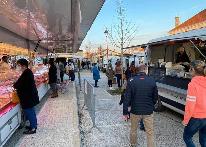 Le marché de Pays de Saint-Genis d'Hiersac