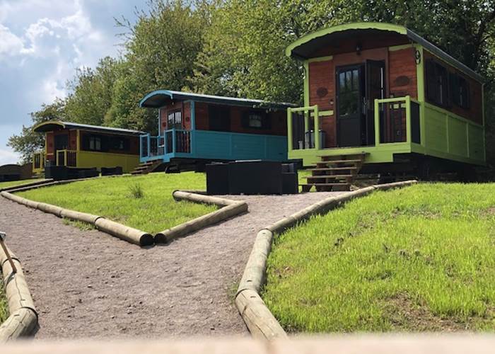 les roulottes du domaine des drôles de dames à Buding Moselle un hébergement insolite