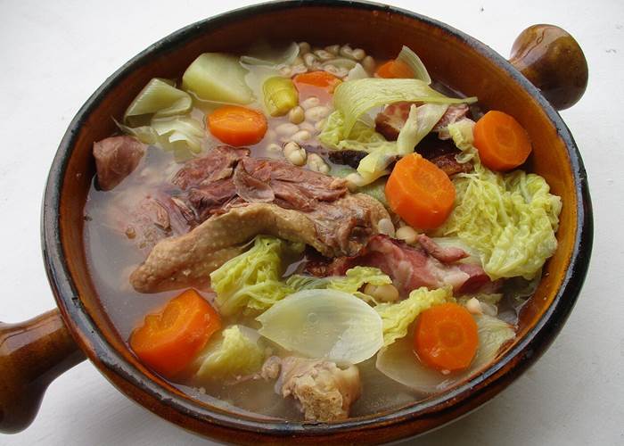 Garbure, soupe traditionnelle du Sud Ouest