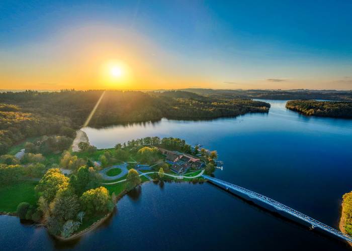©@SLY_DRONE Lac de Saint Pardoux Base sportive