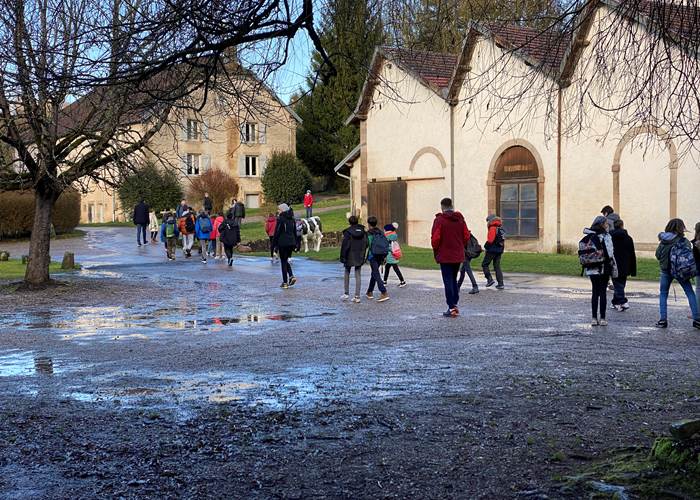 Visite guidée d'un groupe scolaire