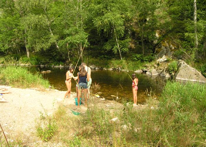 Pêche en famille sur le Chapeauroux