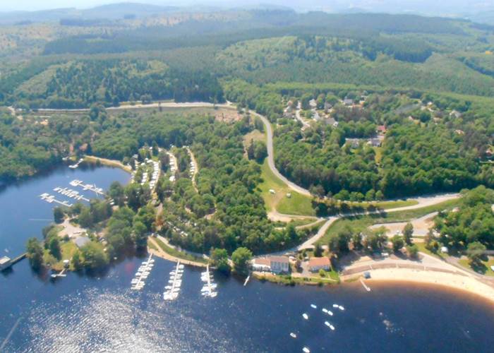 vue aérienne de la Caravelle de Vassivière