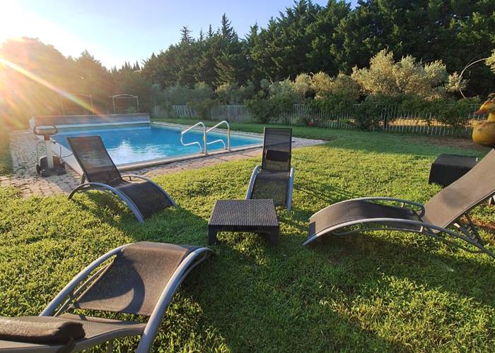 convivialité au bord de la piscine