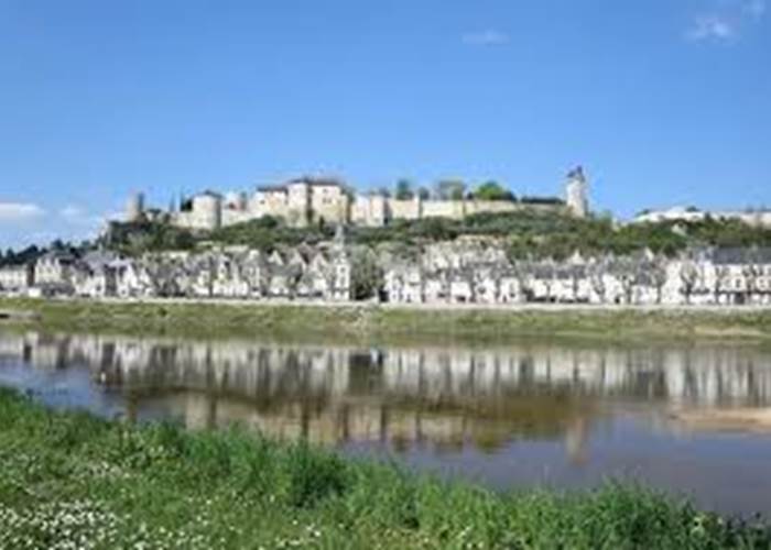 forteresse-de-chinon-gite-jacuzzi