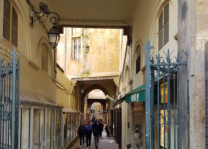 Aix passage