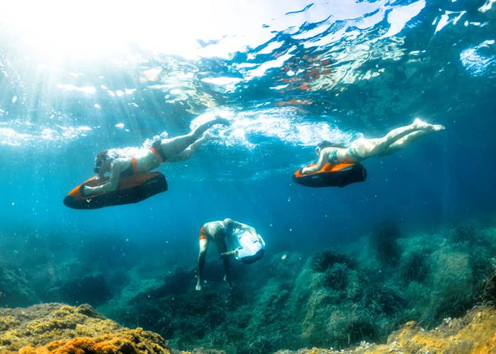 ECO GLISS SEABOB JEU AQUATIQUE EN GROUPE D'ADOS EN PACA