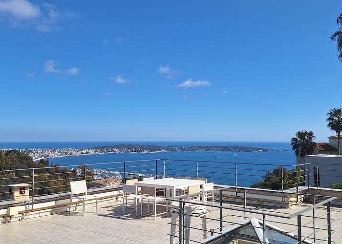 Rooftop Panoramique sur la Côte d'Azur