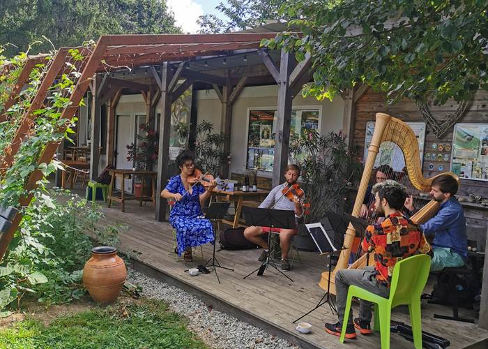 Ici, un concert du Quintette Le bateau ivre
