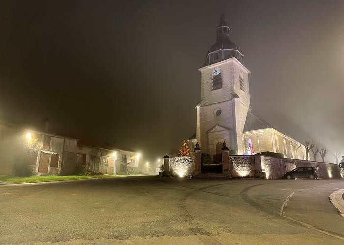 Découvrez le village de jour et... de nuit !