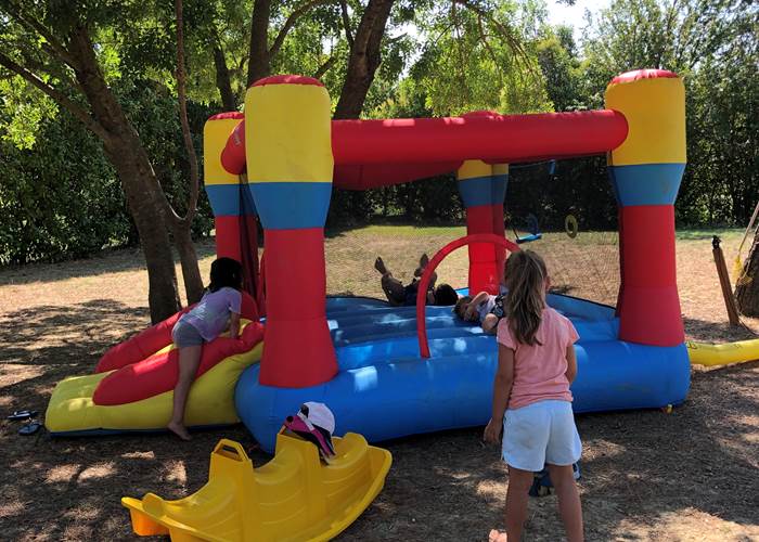 Les Mazets du Rouret - jeux gonflable pour les enfants