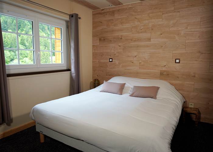 Chambre lumineuse et moderne Pyrénées