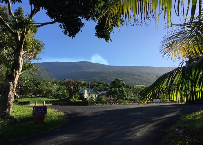 Vue du village sur le volcan