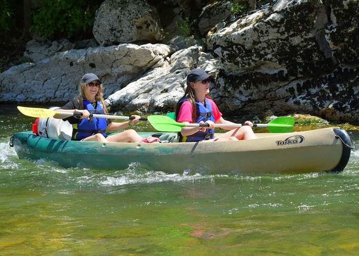 canoe-kayak-ardeche-descente-vallon-pont-arc-alain-bateaux