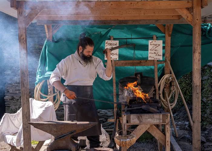 Animation de forge médiévale au Château féodal de La Roche-en-Ardenne