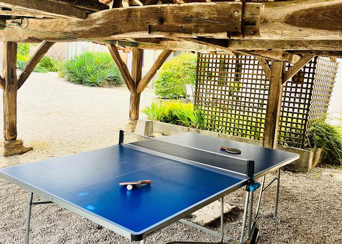 Ping pong sous l'ancien moulin